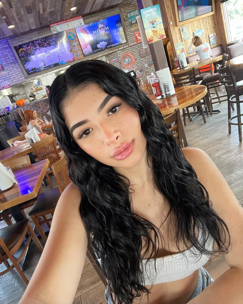 Liana Private Gallery 3