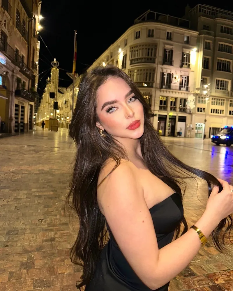 Sabrina, 33 — Corporate Finance Director
